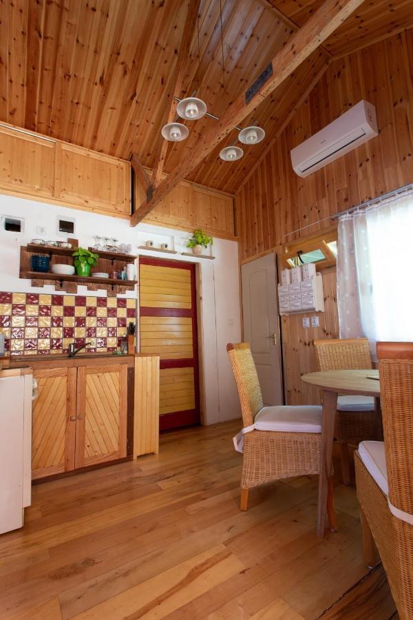 Barna Fahaz Appartement Tarnaszentmaria Buitenkant foto